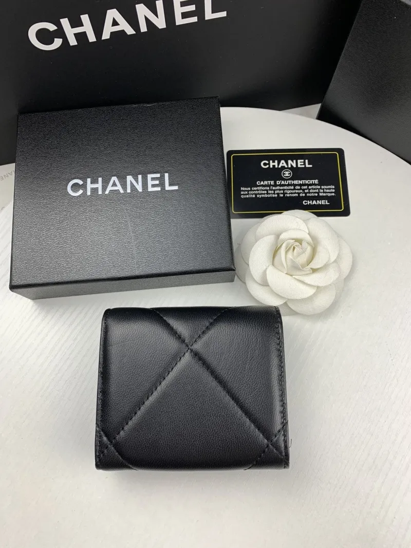 Alternative view of Chanel Wallets-439