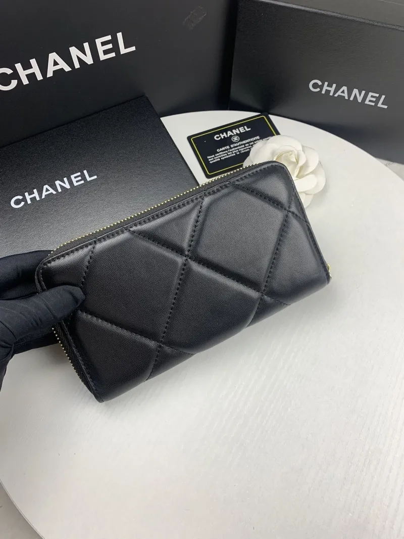 Alternative view of Chanel Wallets-443