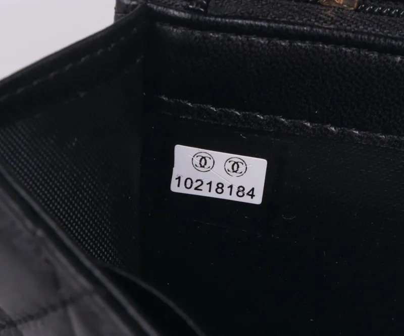 Alternative view of Chanel Wallets-459