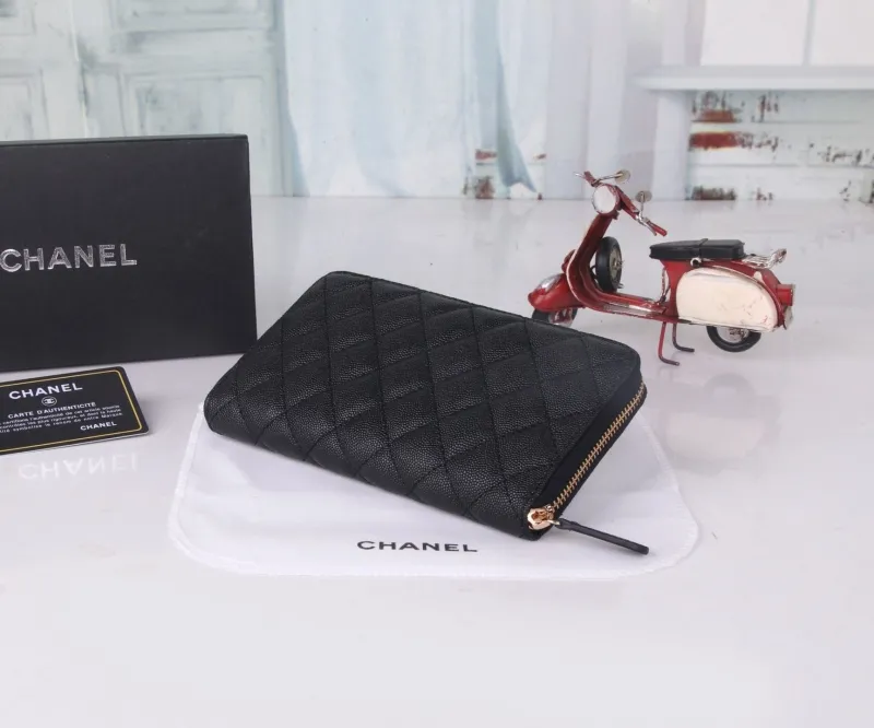 Alternative view of Chanel Wallets-461