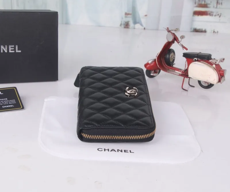 Alternative view of Chanel Wallets-462