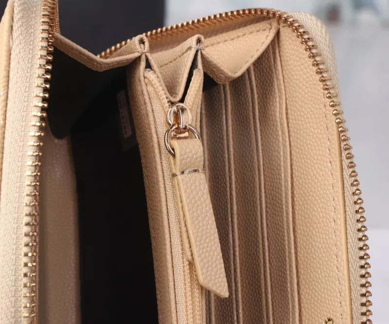 Alternative view of Chanel Wallets-463