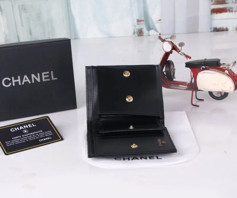 Alternative view of Chanel Wallets-467