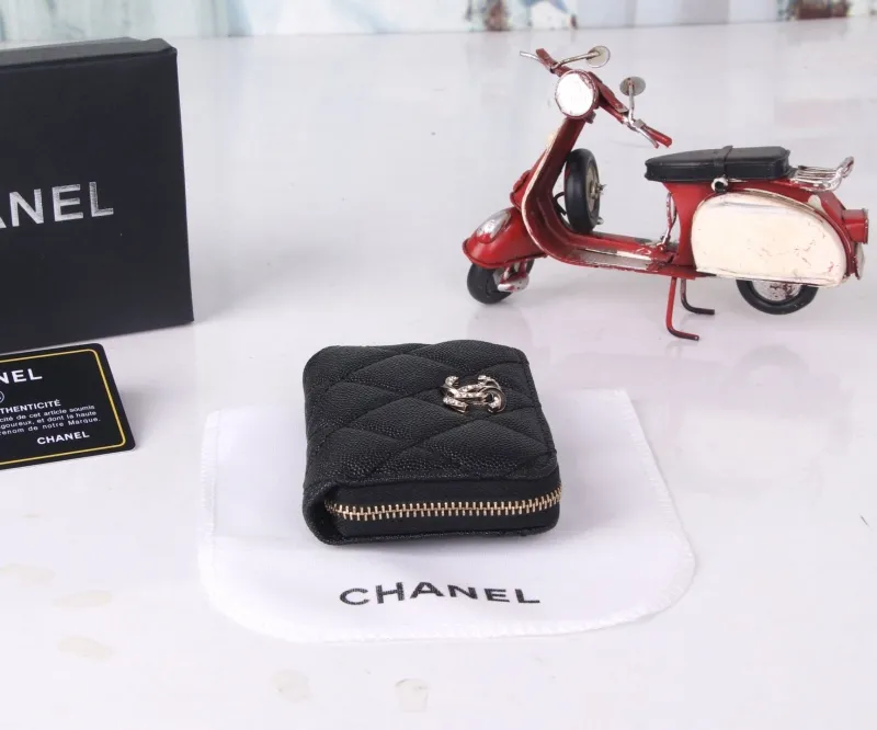 Alternative view of Chanel Wallets-469