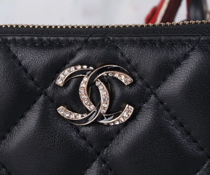 Alternative view of Chanel Wallets-470