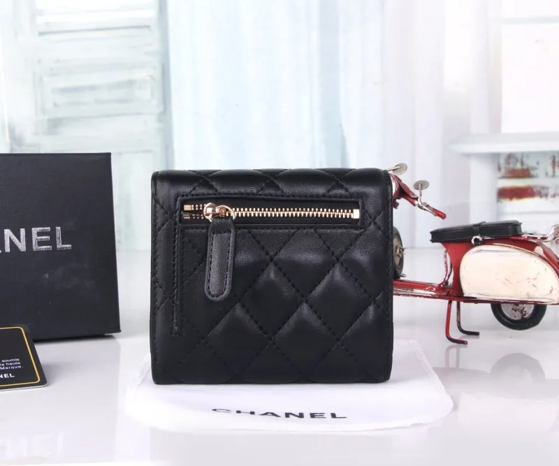 Alternative view of Chanel Wallets-474
