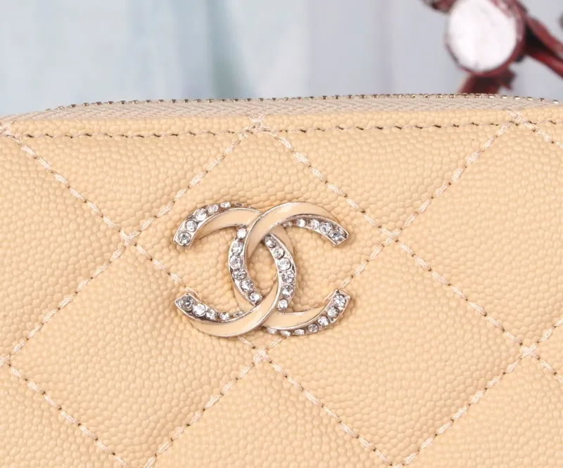 Alternative view of Chanel Wallets-484