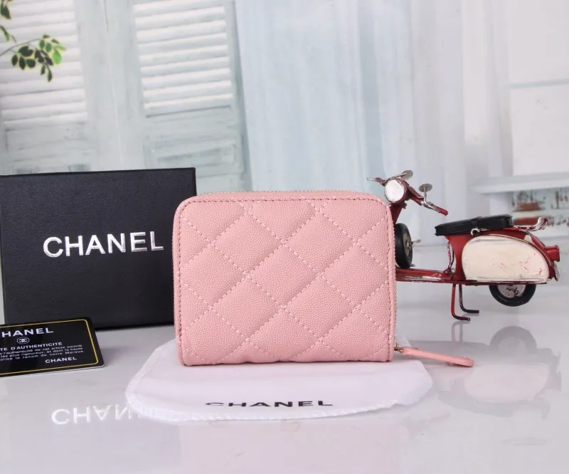 Alternative view of Chanel Wallets-487