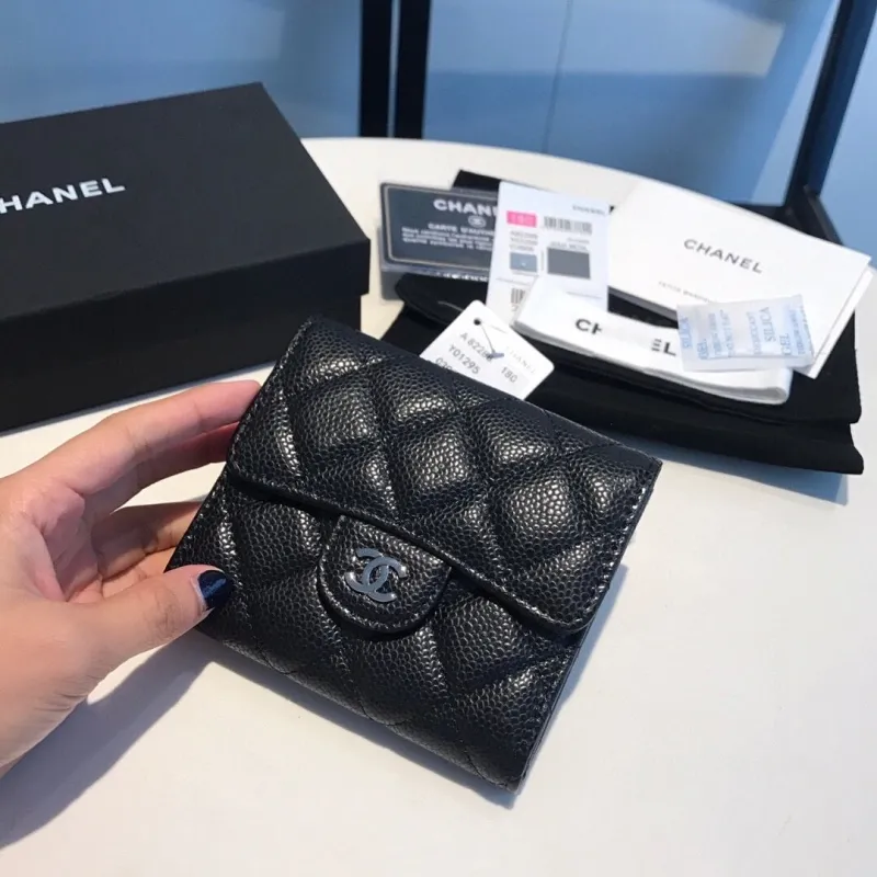 Alternative view of Chanel Wallets-501