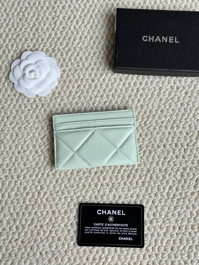 Alternative view of Chanel Wallets-514