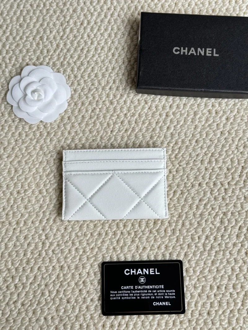 Alternative view of Chanel Wallets-516