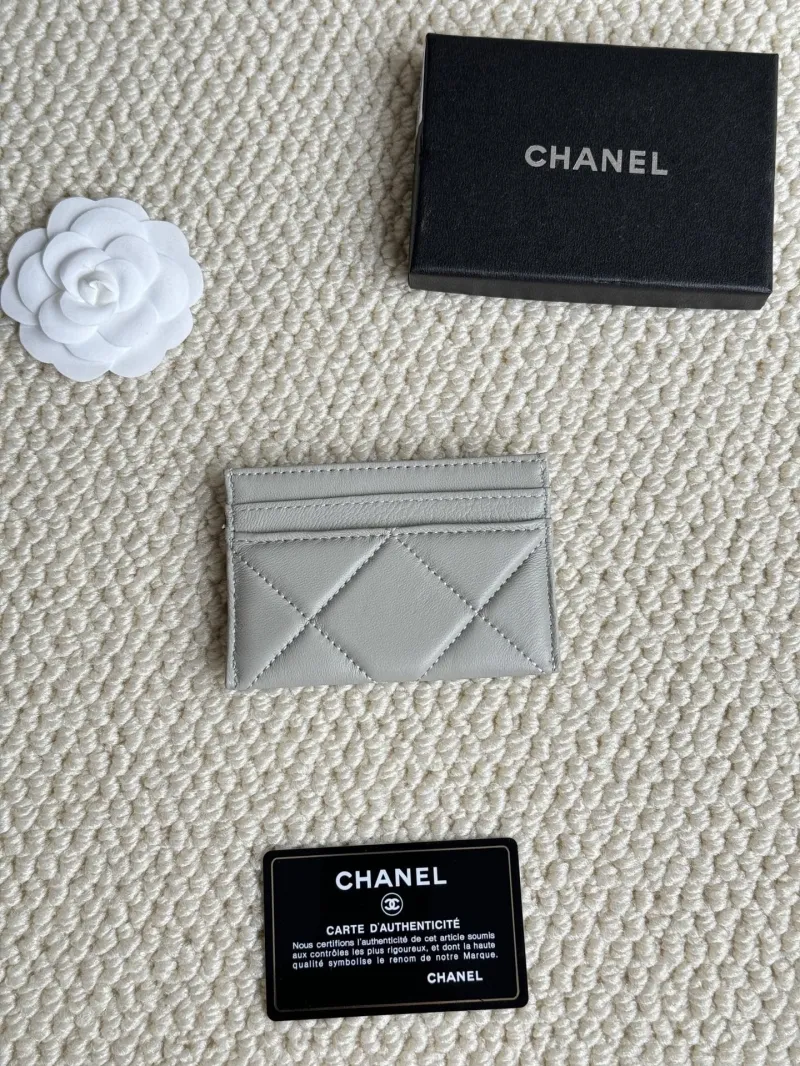 Alternative view of Chanel Wallets-518