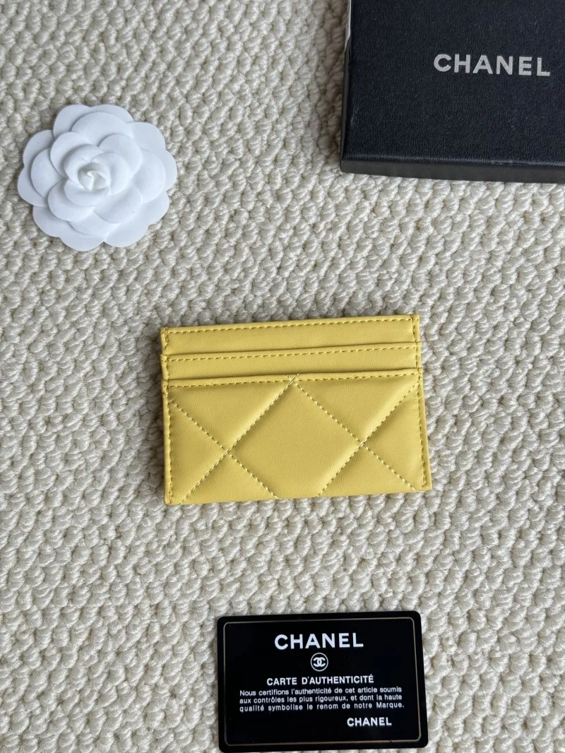 Alternative view of Chanel Wallets-519