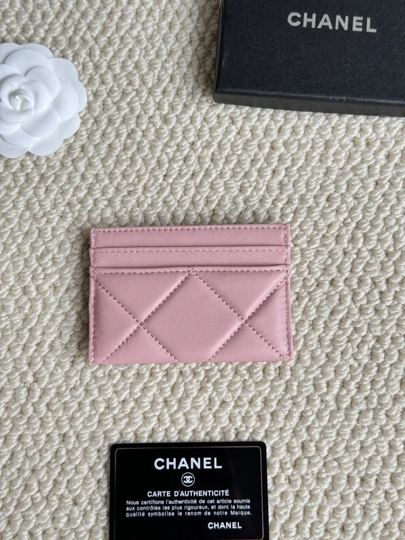 Alternative view of Chanel Wallets-520