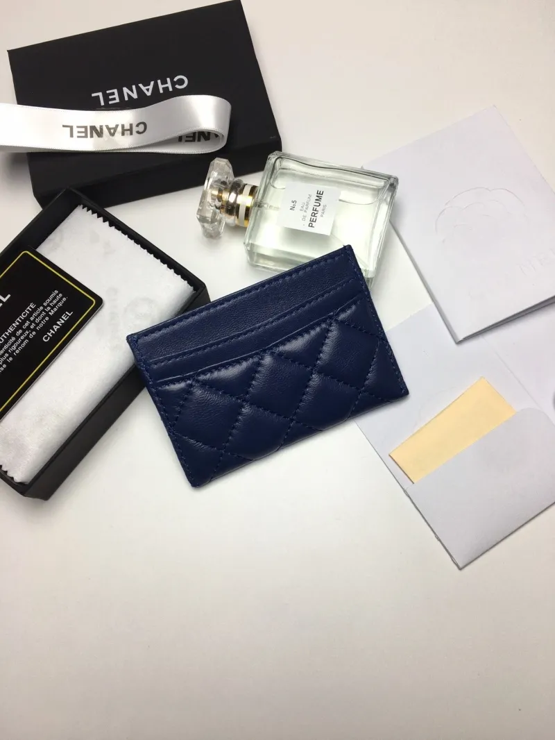 Alternative view of Chanel Wallets-525