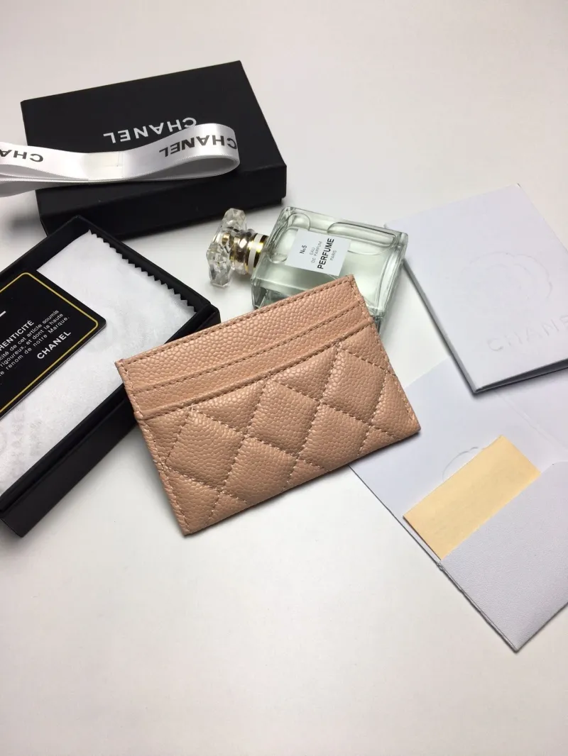 Alternative view of Chanel Wallets-528