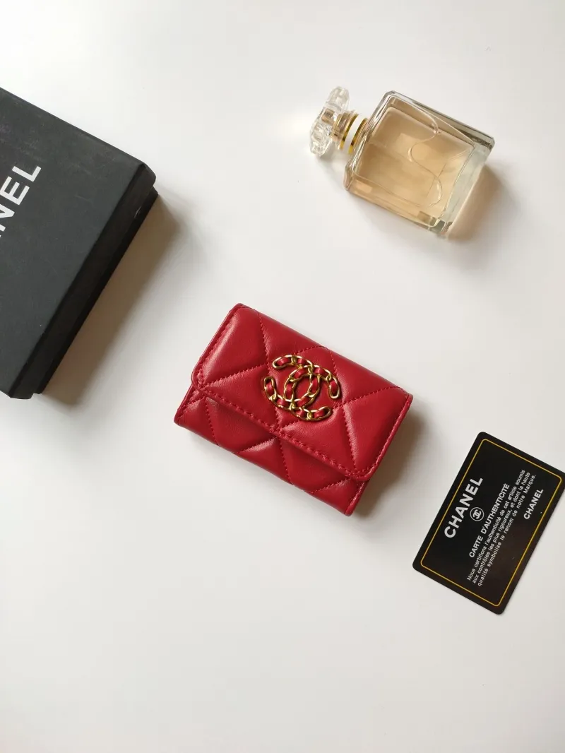 Alternative view of Chanel Wallets-532