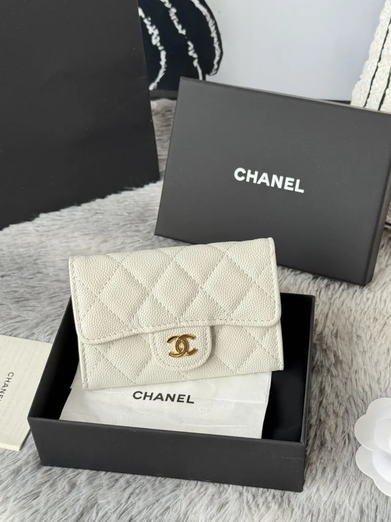 Alternative view of Chanel Wallets-572