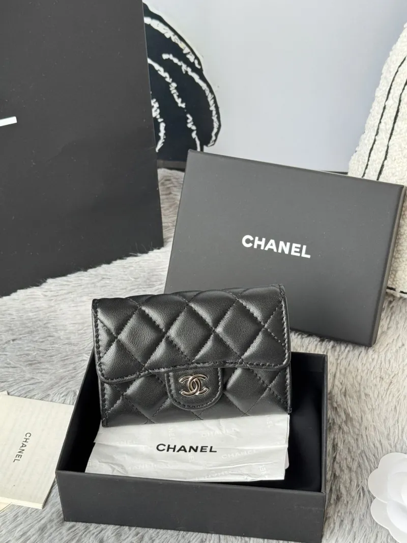 Alternative view of Chanel Wallets-580