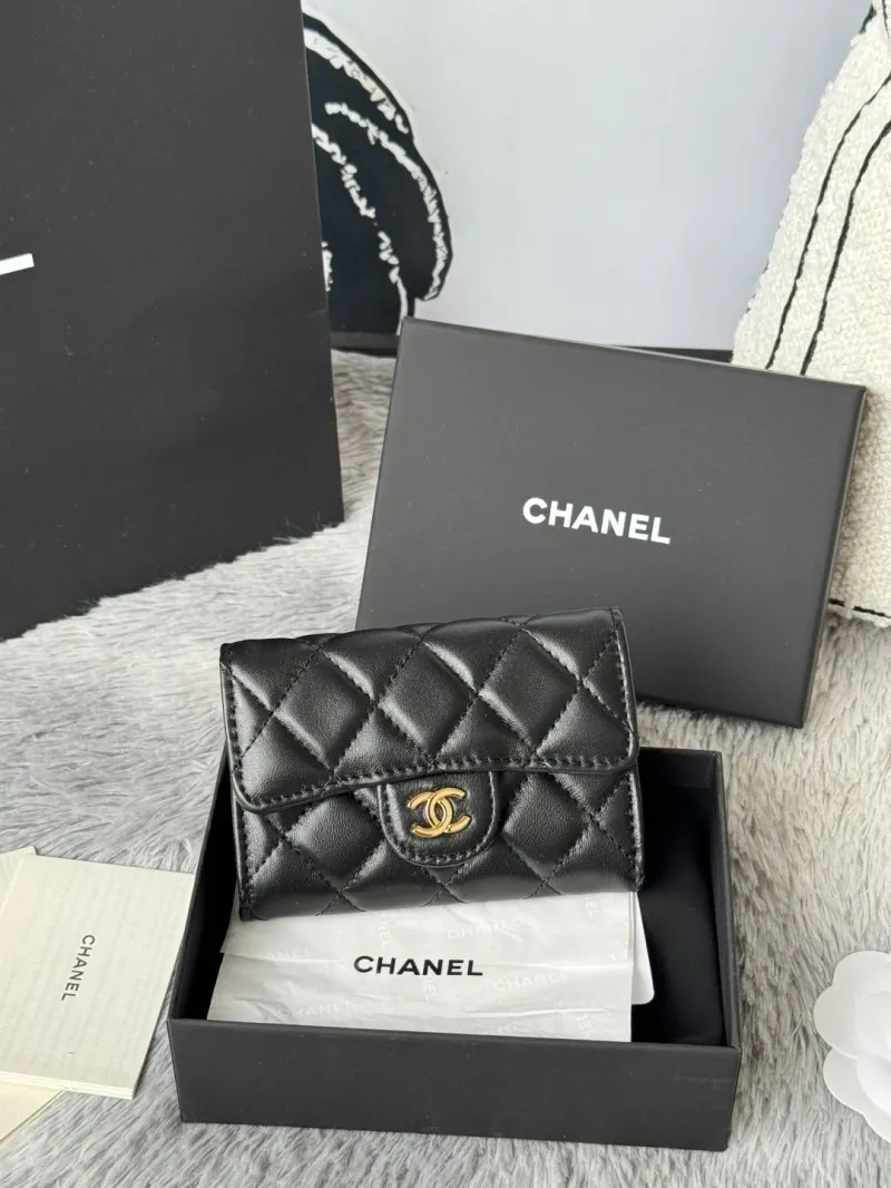 Alternative view of Chanel Wallets-581