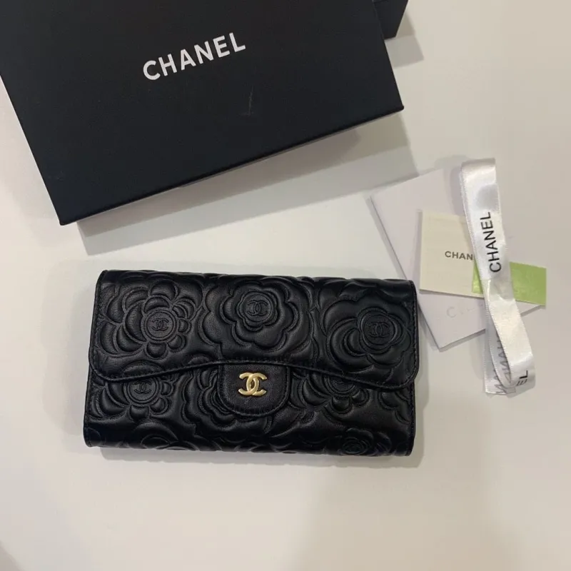 Alternative view of Chanel Wallets-586