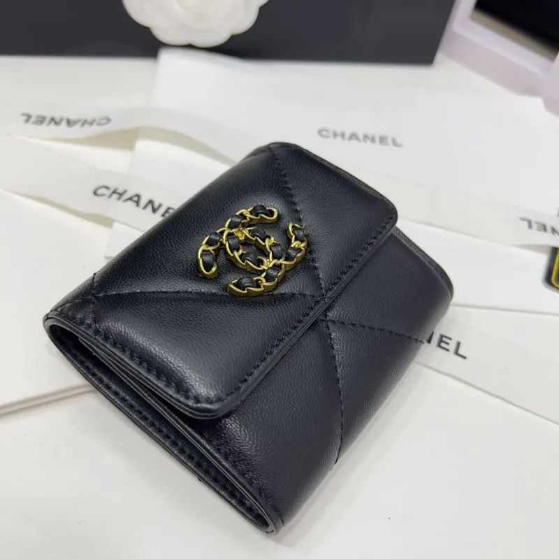 Alternative view of Chanel Wallets-595
