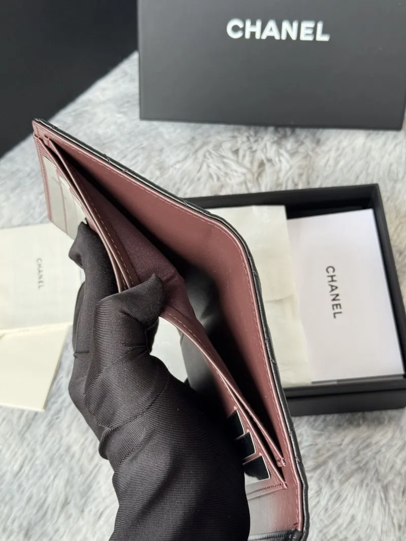 Alternative view of Chanel Wallets-616