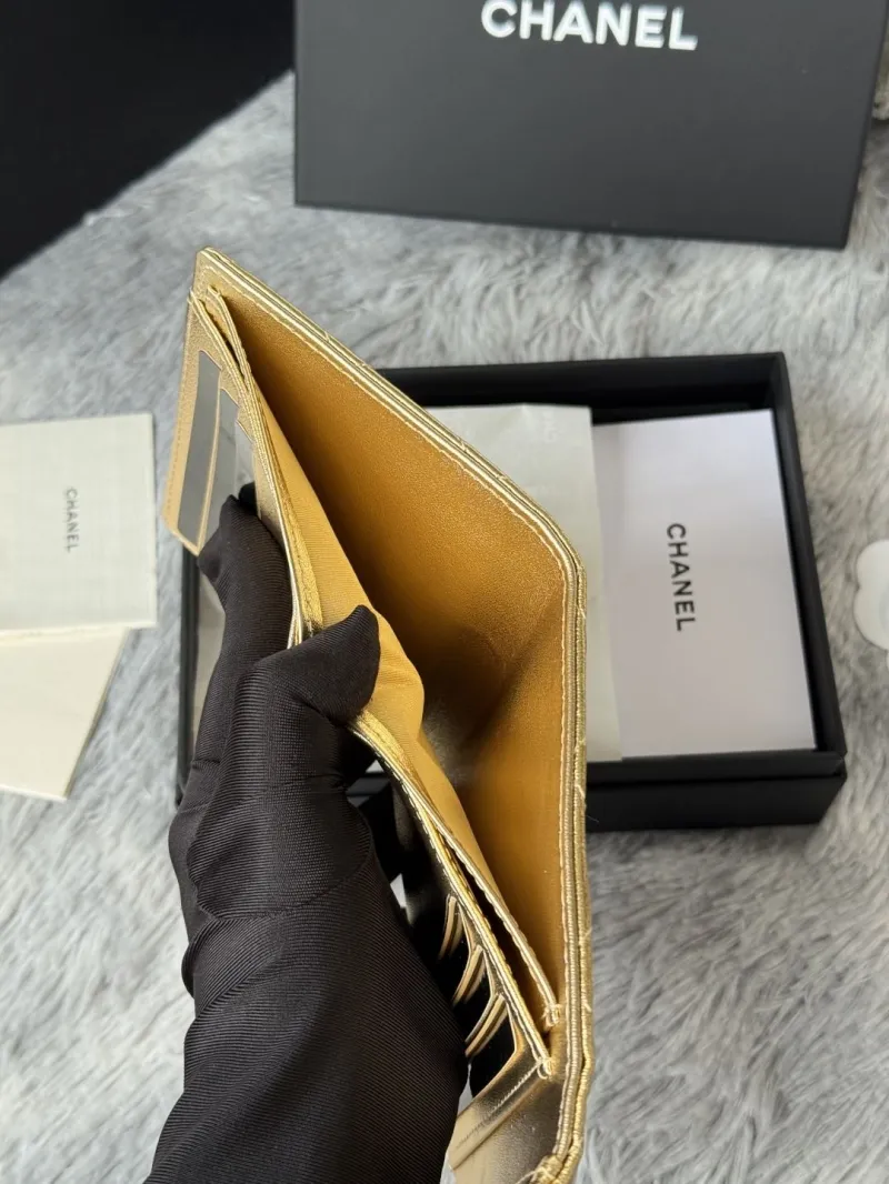 Alternative view of Chanel Wallets-617