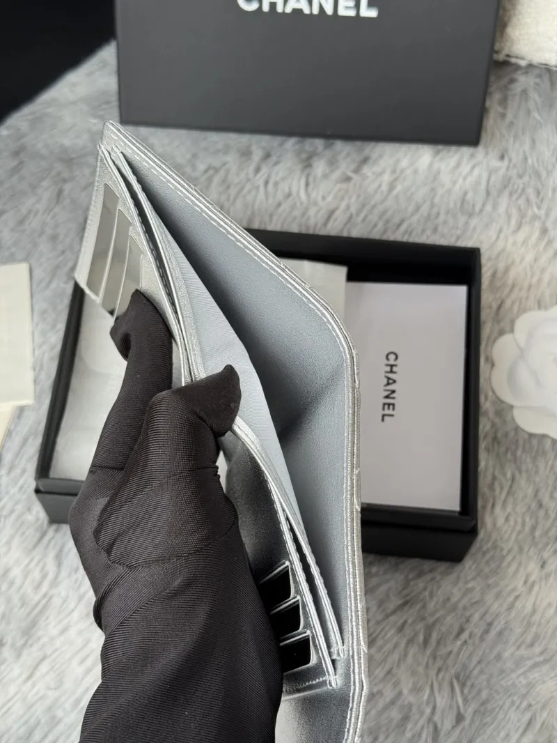 Alternative view of Chanel Wallets-618