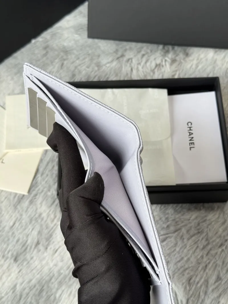 Alternative view of Chanel Wallets-619