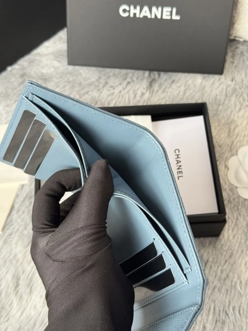 Alternative view of Chanel Wallets-624