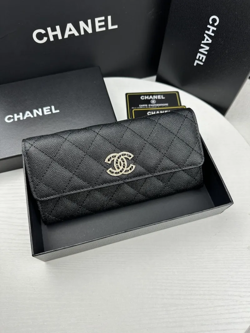 Alternative view of Chanel Wallets-636