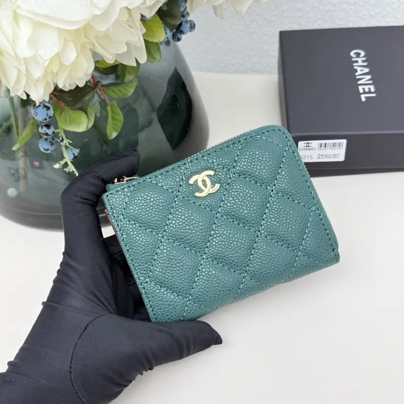Alternative view of Chanel Wallets-666
