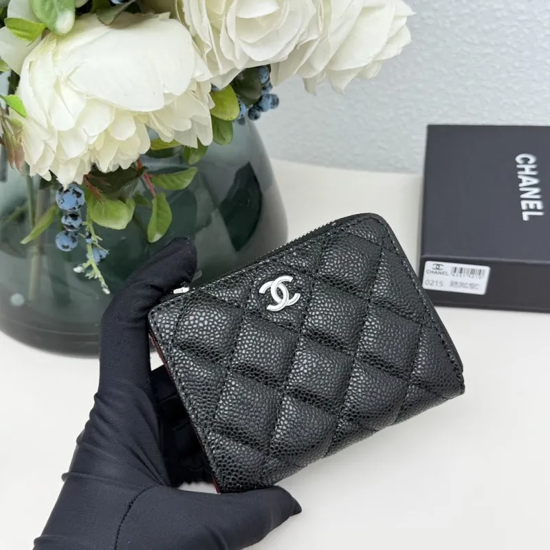 Alternative view of Chanel Wallets-667