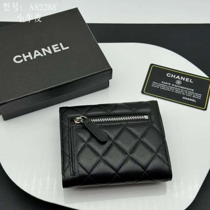 Alternative view of Chanel Wallets-680