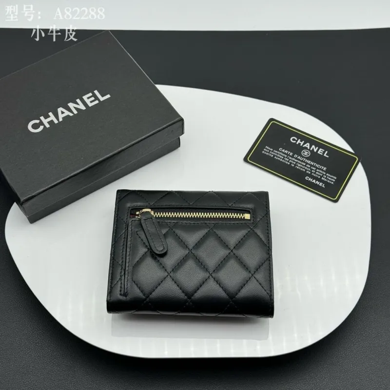 Alternative view of Chanel Wallets-682