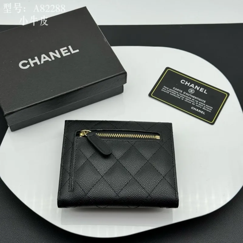 Alternative view of Chanel Wallets-683