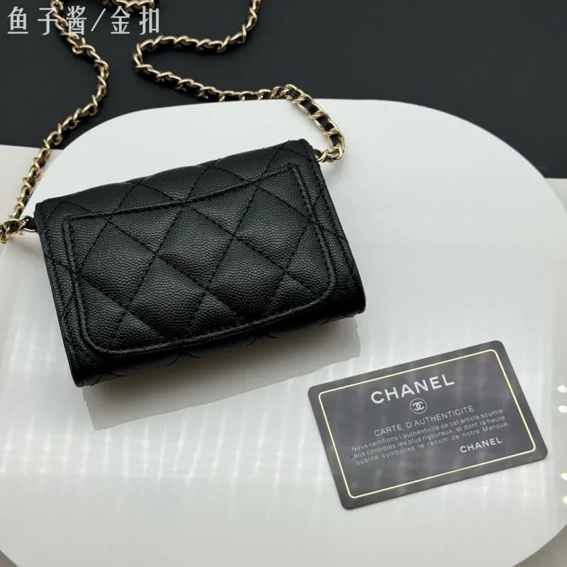 Alternative view of Chanel Wallets-685