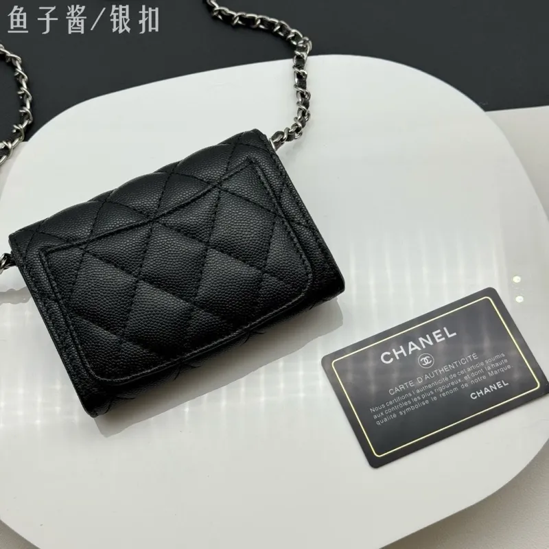 Alternative view of Chanel Wallets-686