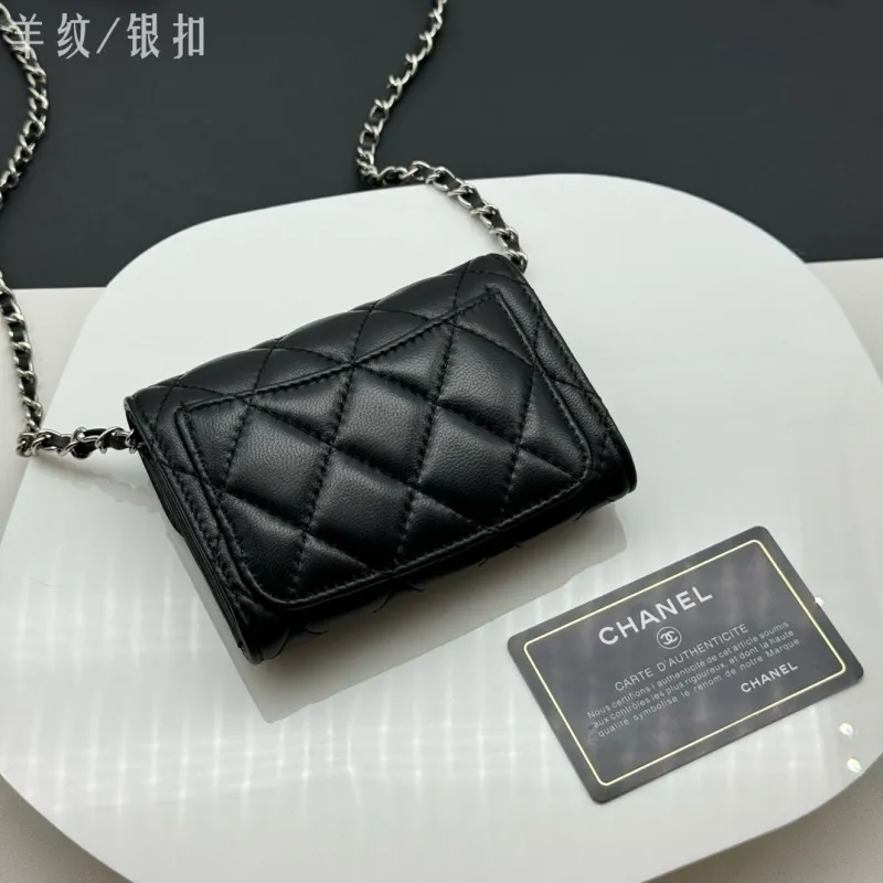 Alternative view of Chanel Wallets-687