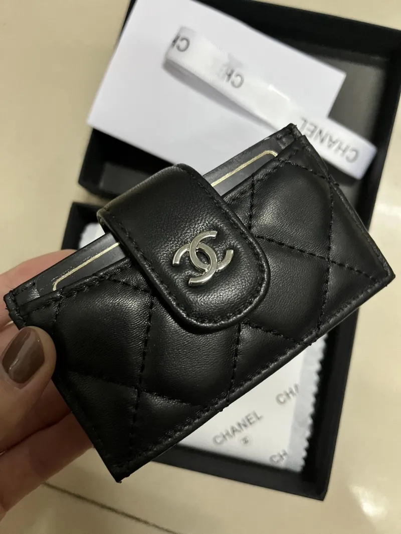 Alternative view of Chanel Wallets-691