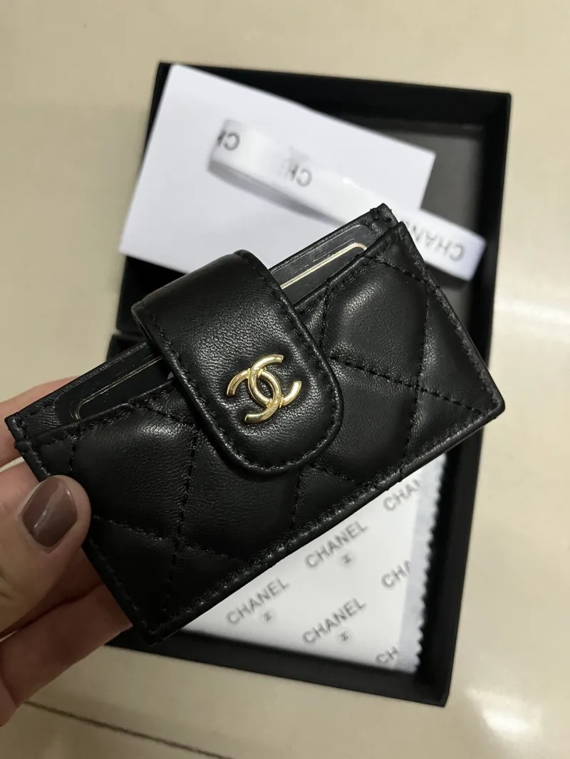 Alternative view of Chanel Wallets-692