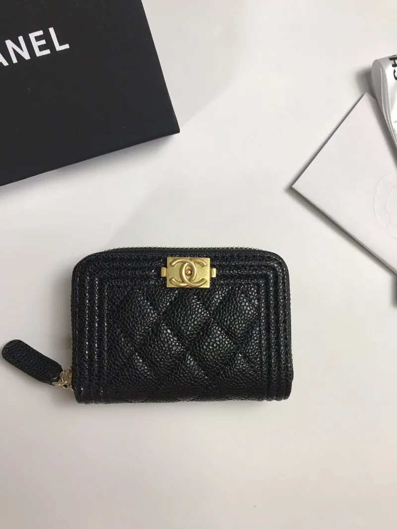Alternative view of Chanel Wallets-701