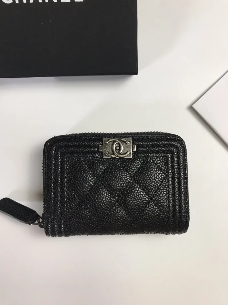 Alternative view of Chanel Wallets-702