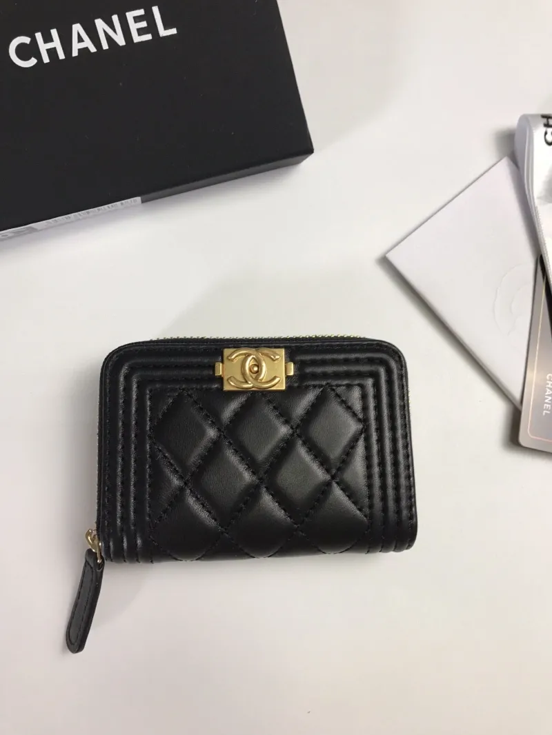 Alternative view of Chanel Wallets-703