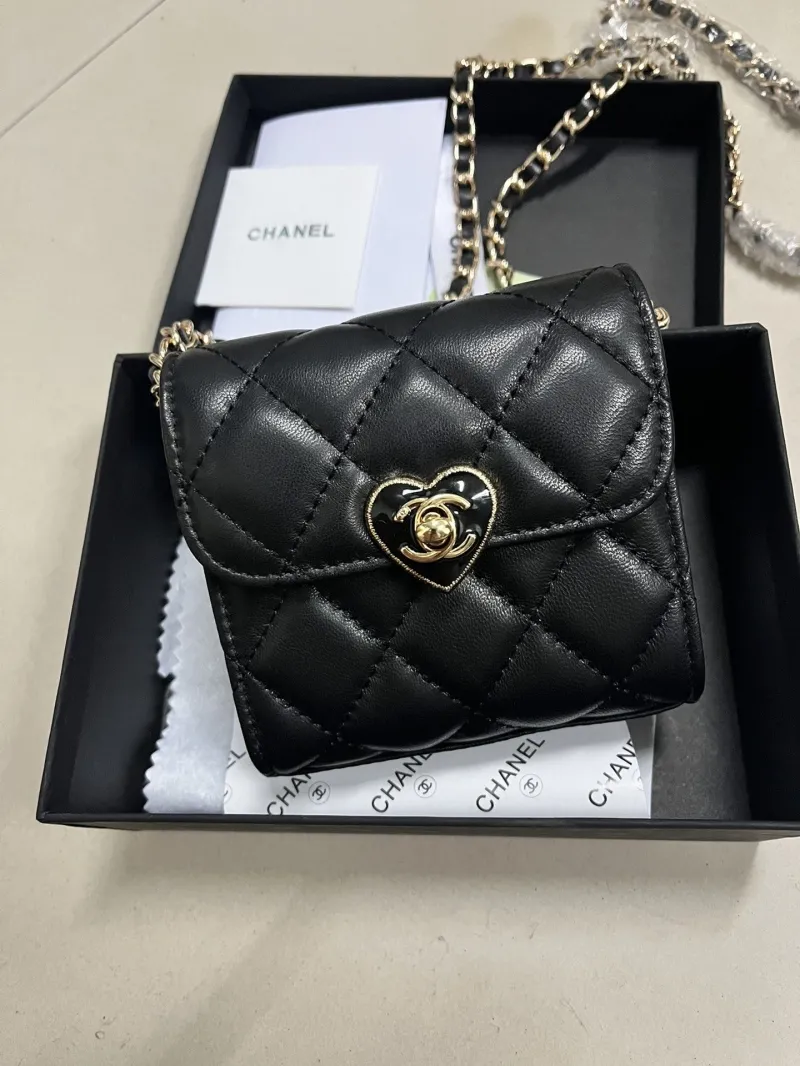 Alternative view of Chanel Wallets-725