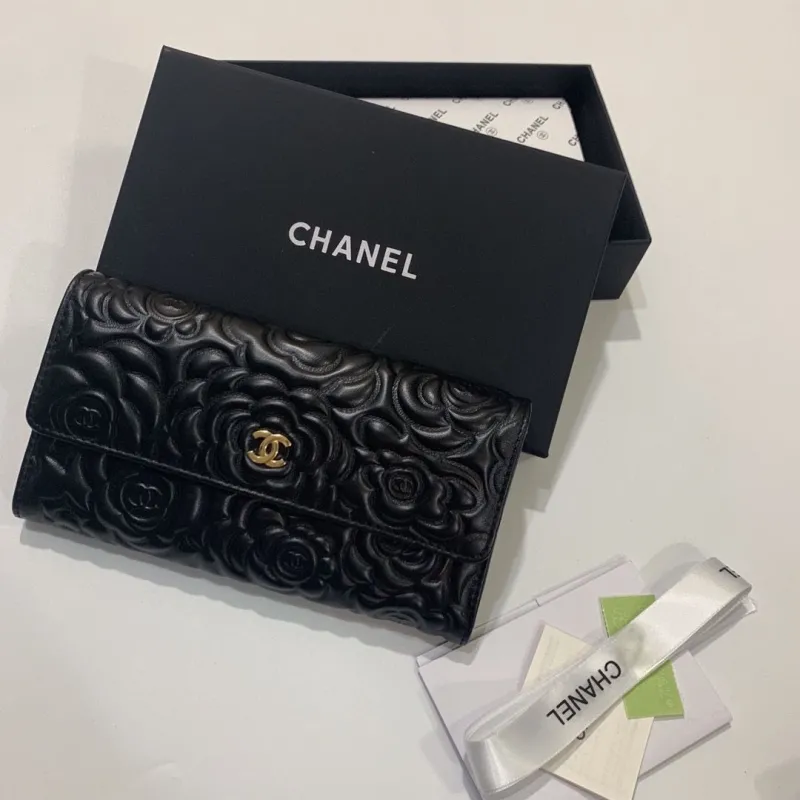Alternative view of Chanel Wallets-736