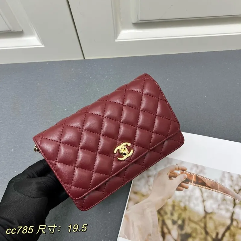 Alternative view of Chanel Wallets-738