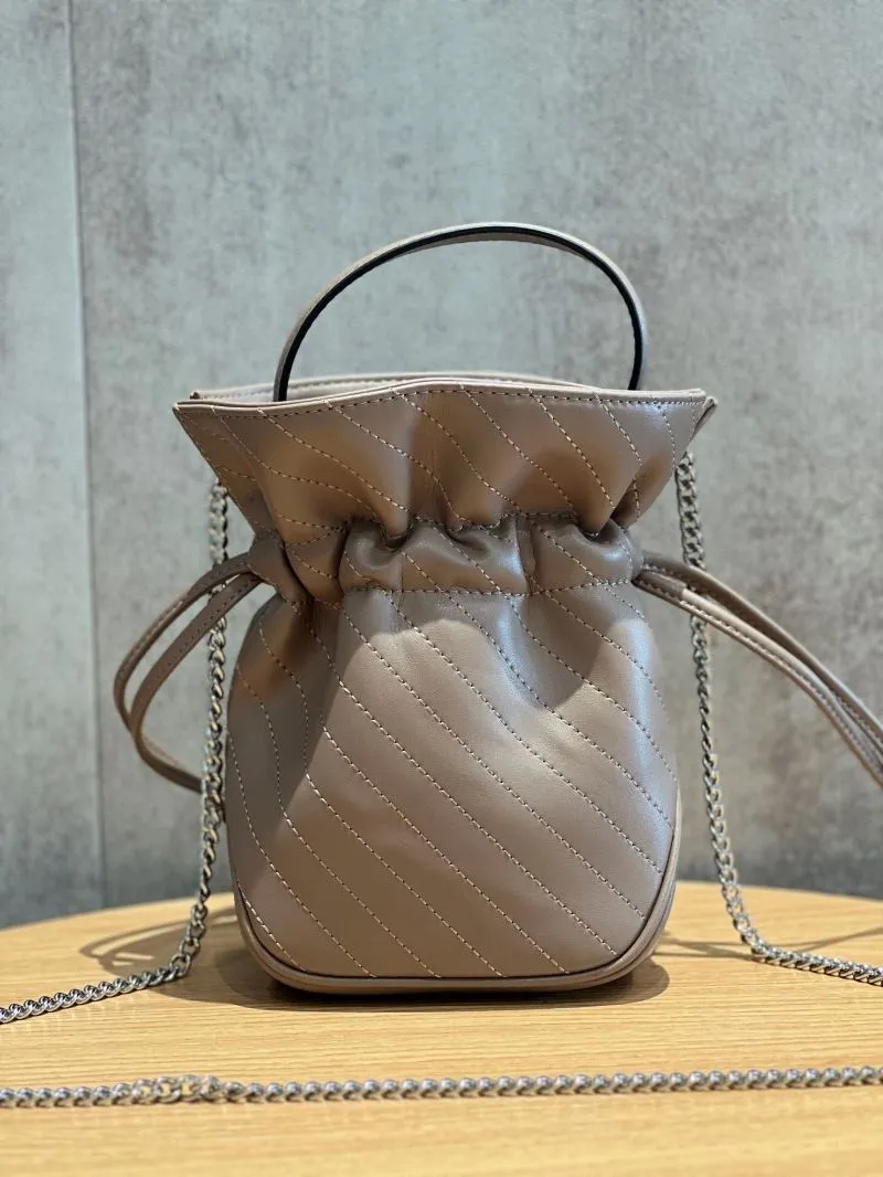Alternative view of Gucci Bucket Bags-4