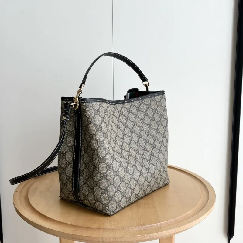 Alternative view of Gucci Bucket Bags-32